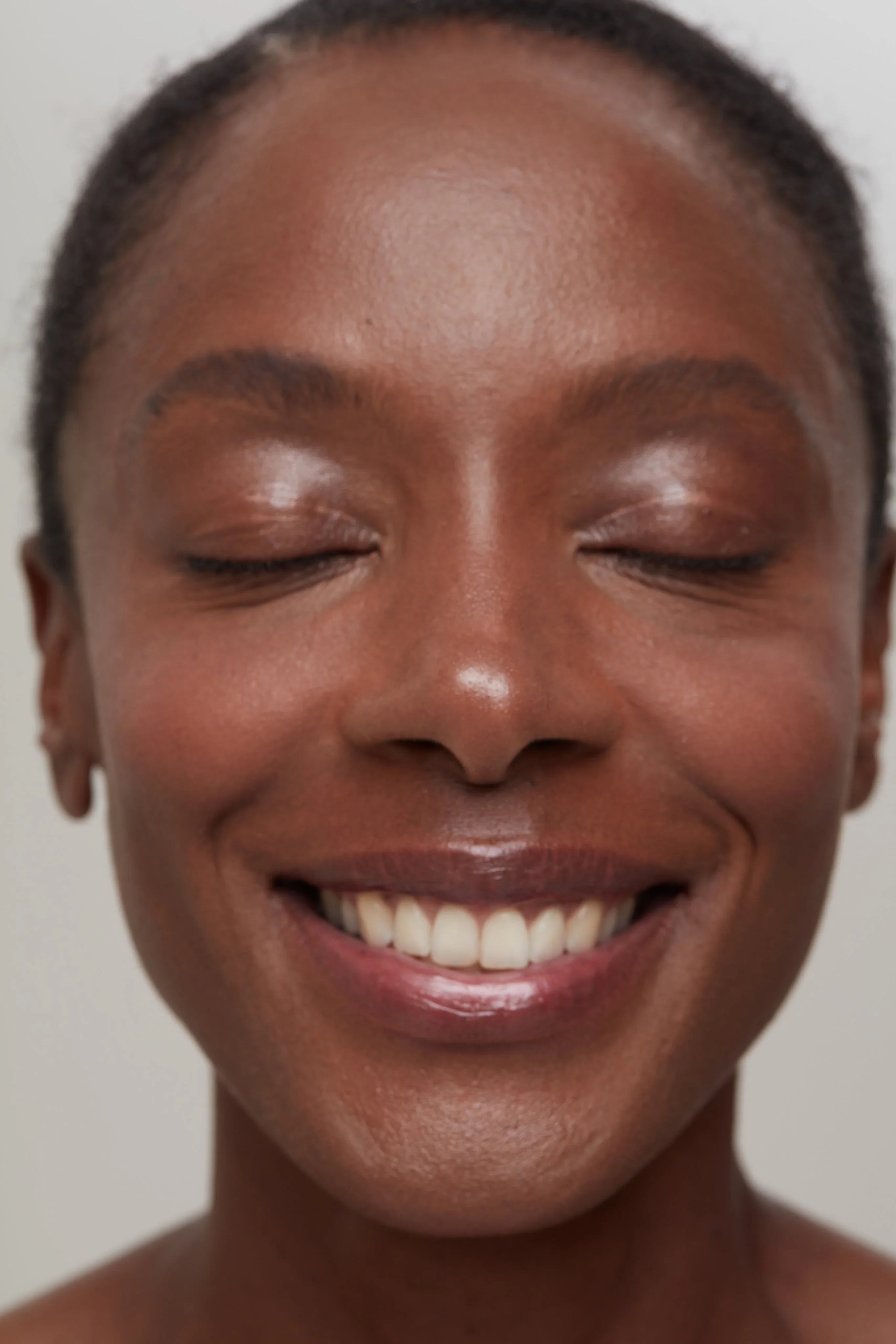 A importância da rotina noturna de skincare: autocuidado com a pele