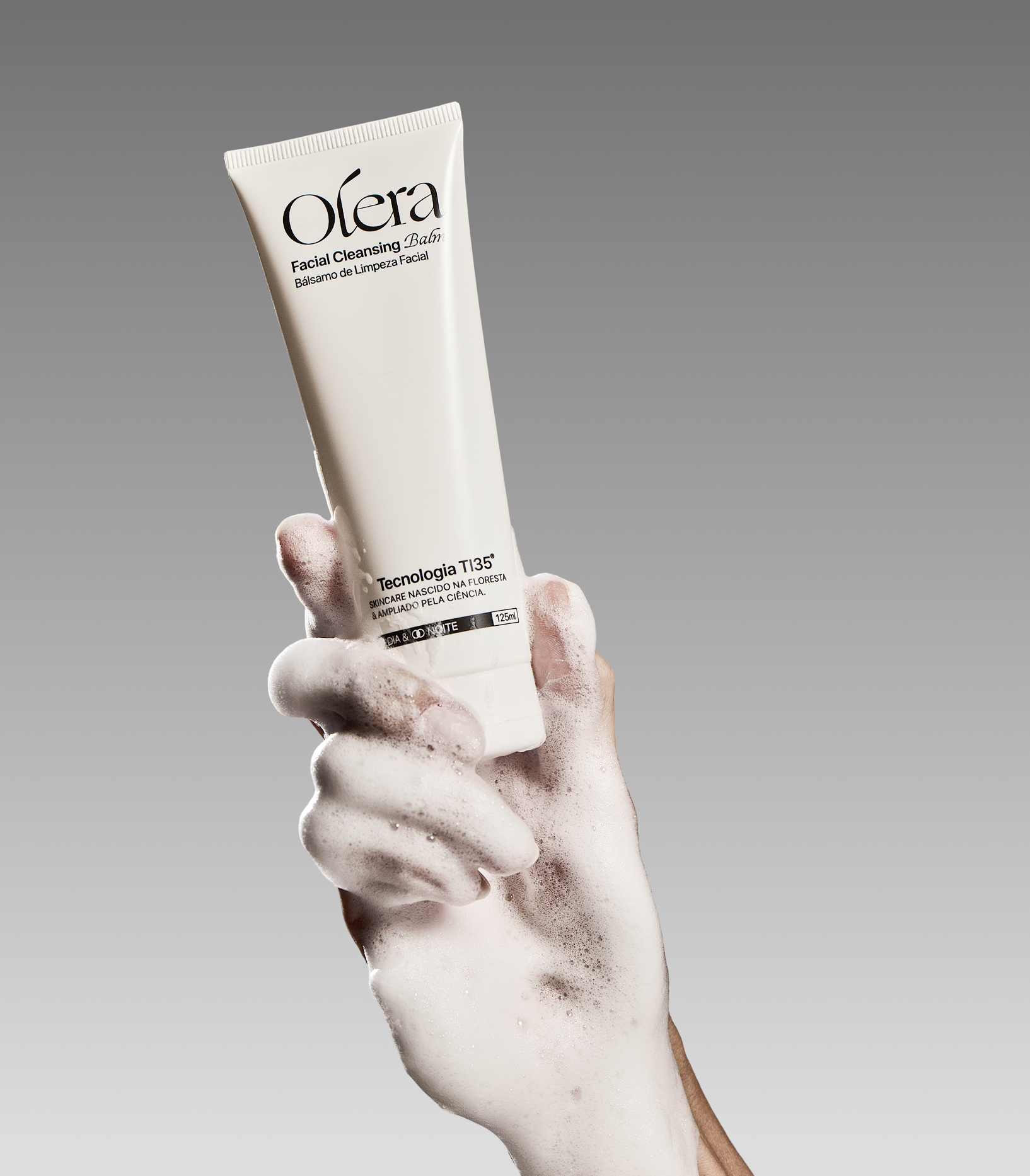 Espuma facial de limpeza: o primeiro passo essencial para uma pele equilibrada e preparada