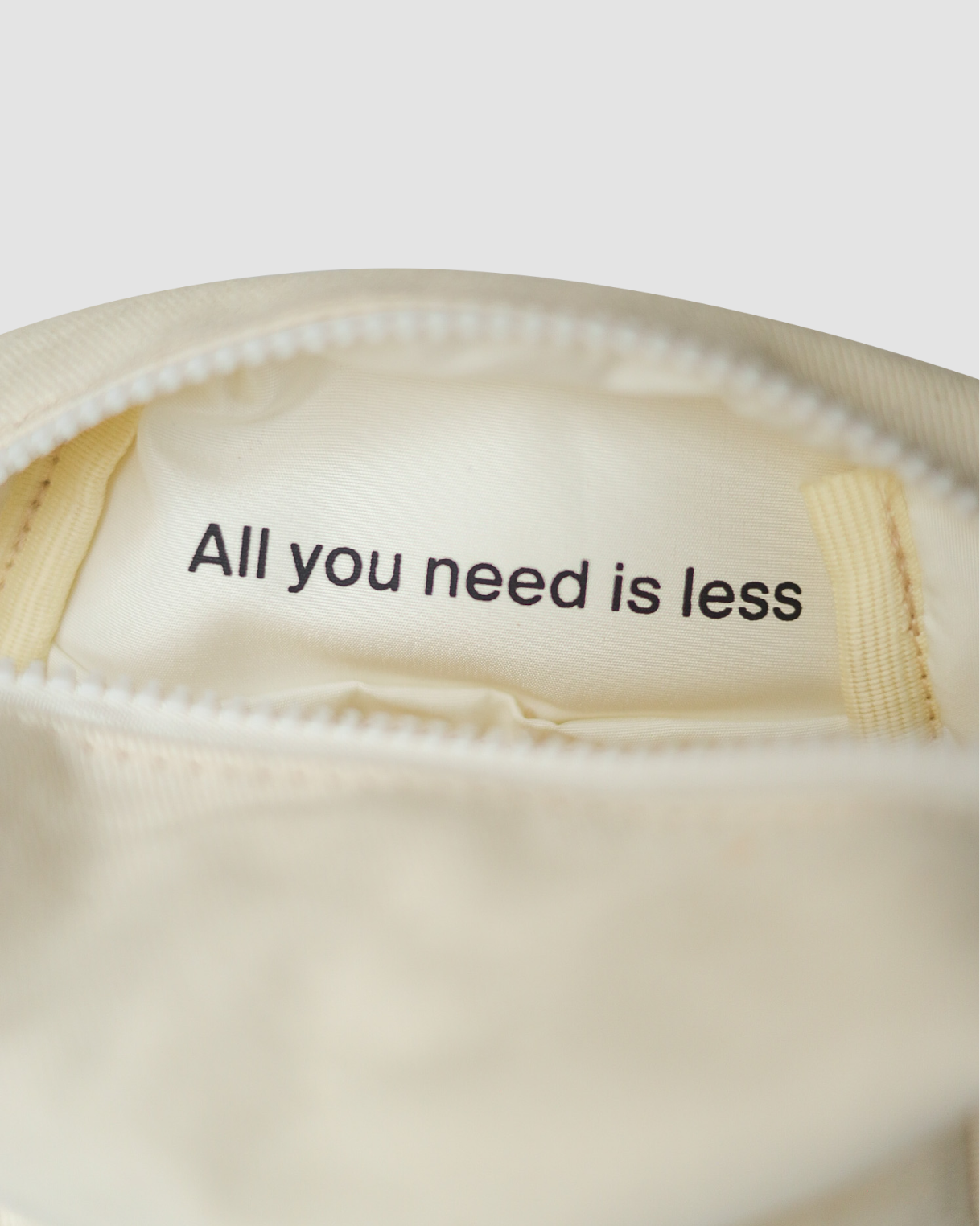 Nécessaire All You Need Is Less